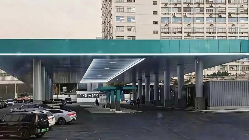 BYD riscrive le regole della ricarica elettrica: 5 minuti per 400 km