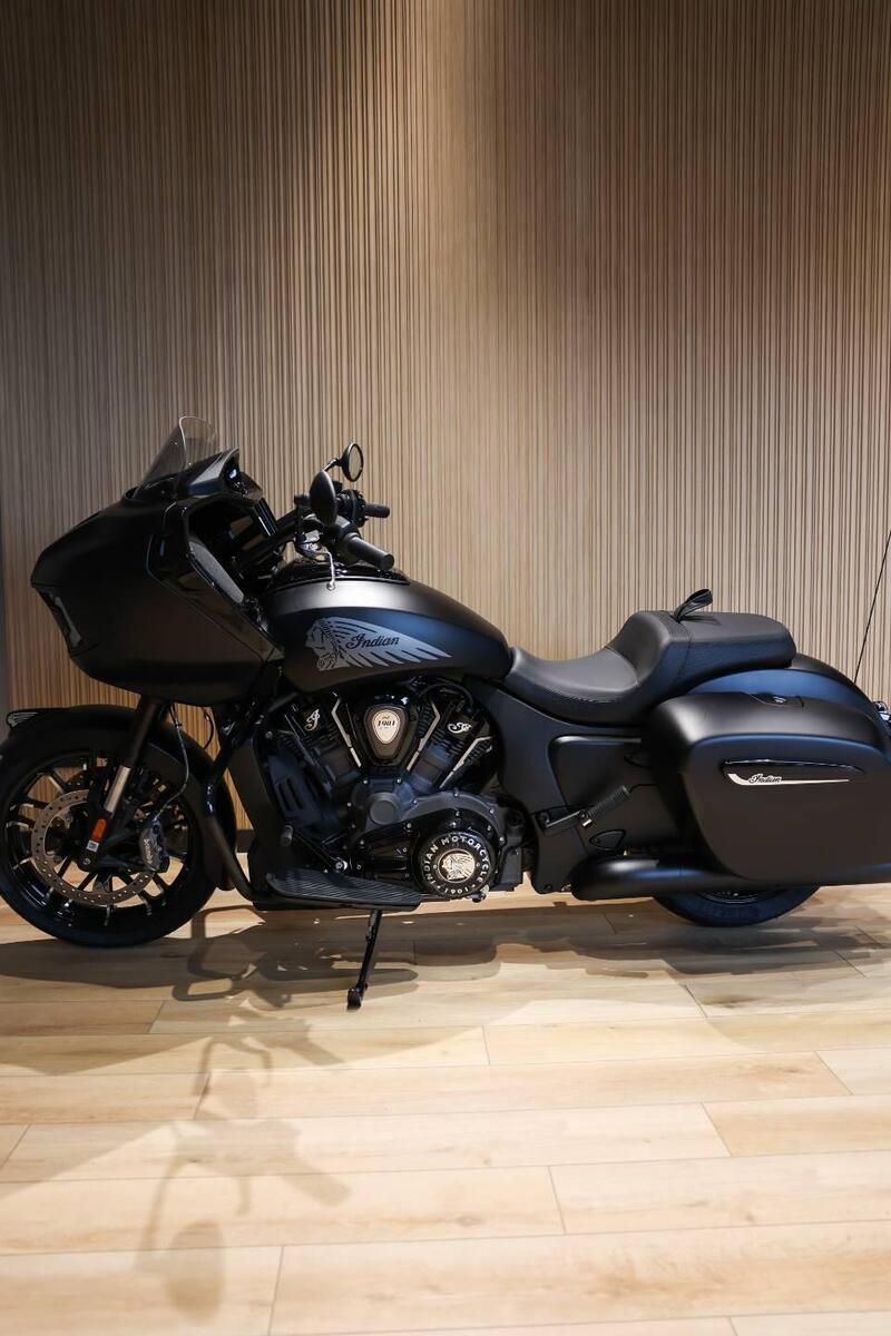 Indian Challenger 1768 Dark Horse (2021 - 25) (2)