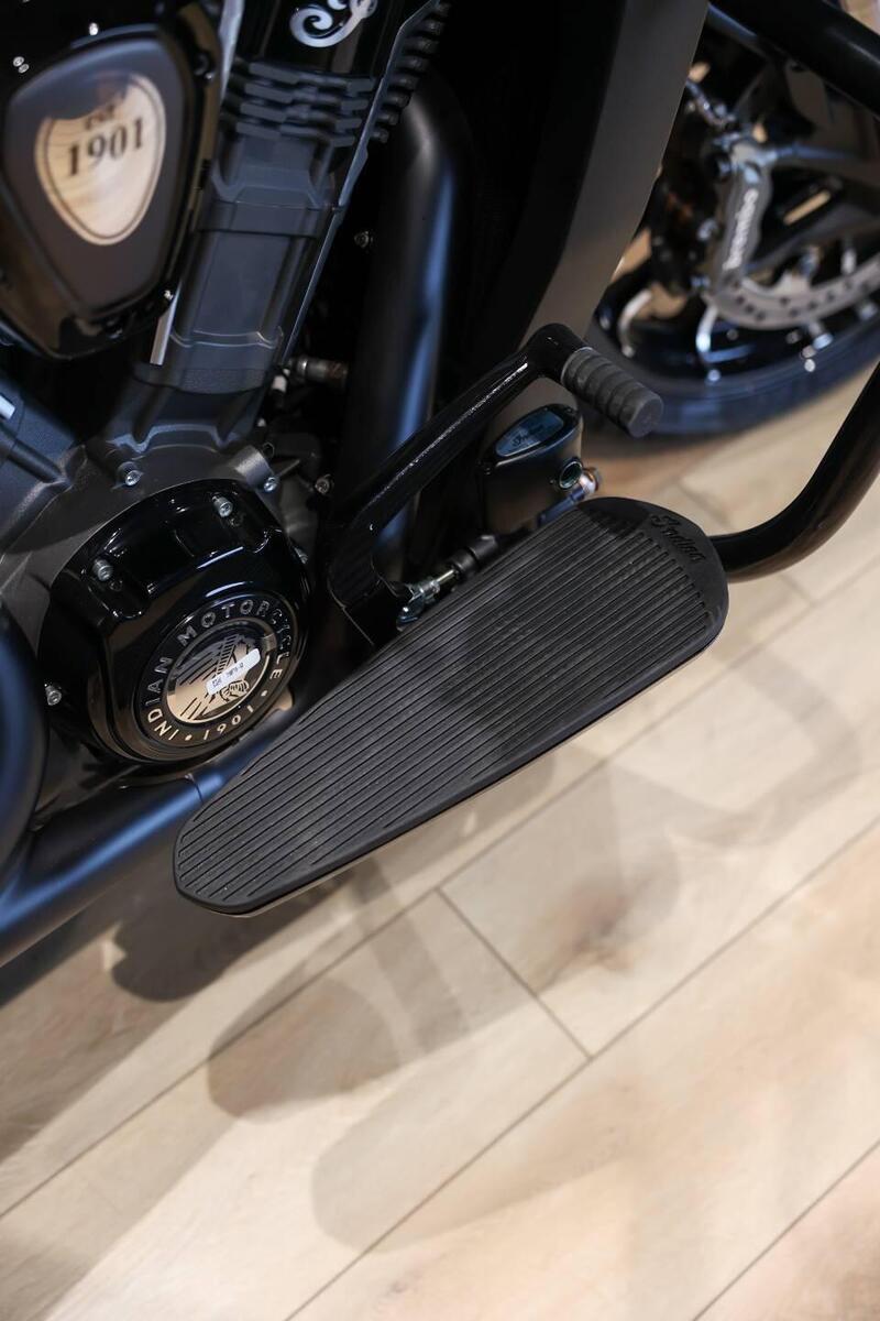 Indian Challenger 1768 Dark Horse (2021 - 25) (11)