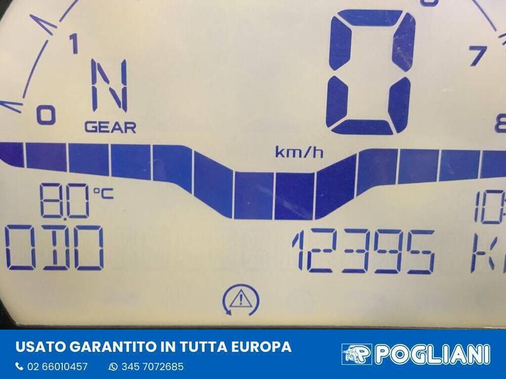 Moto Guzzi V7 III Stone (2017 - 20) (5)