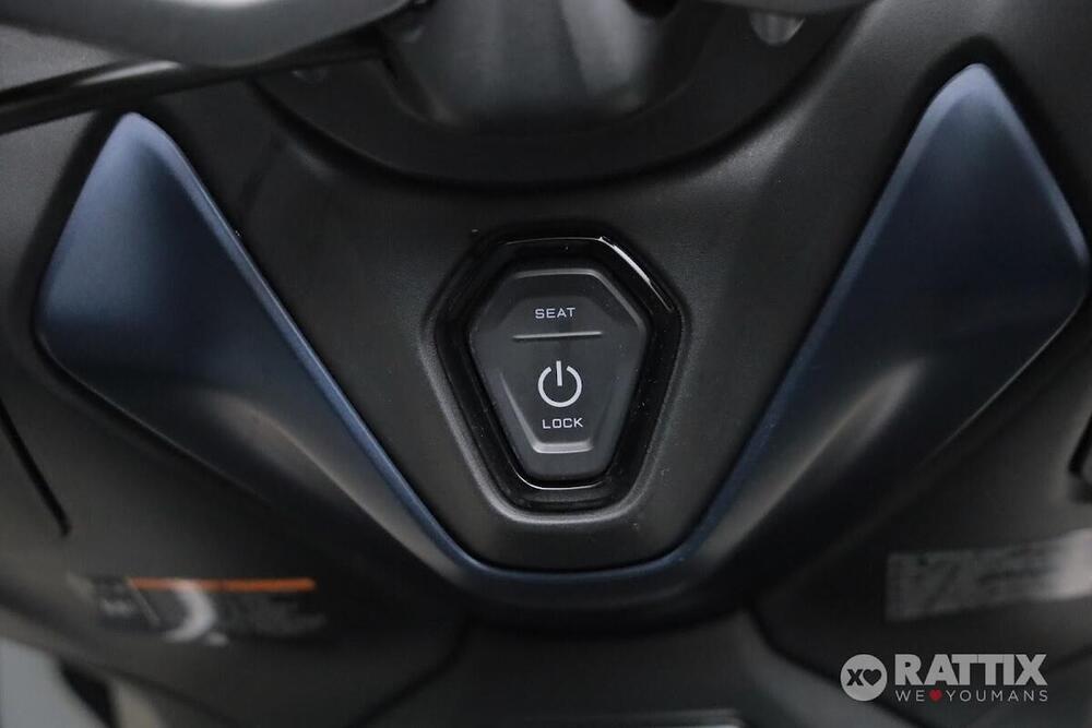 Yamaha T-Max 560 (2022 - 24) (13)