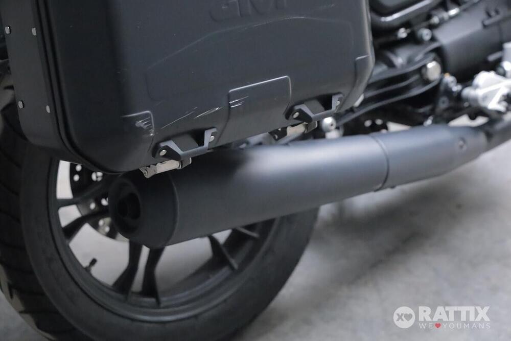 Moto Guzzi V7 III Stone (2017 - 20) (7)