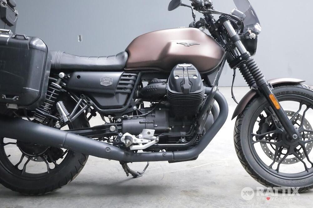 Moto Guzzi V7 III Stone (2017 - 20) (8)