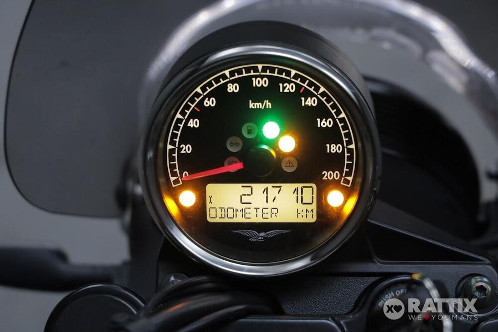 Moto Guzzi V7 III Stone (2017 - 20) (13)