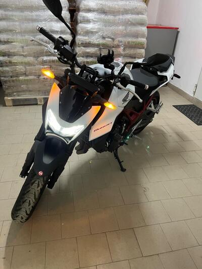 Honda CB 750 Hornet (2025) usata