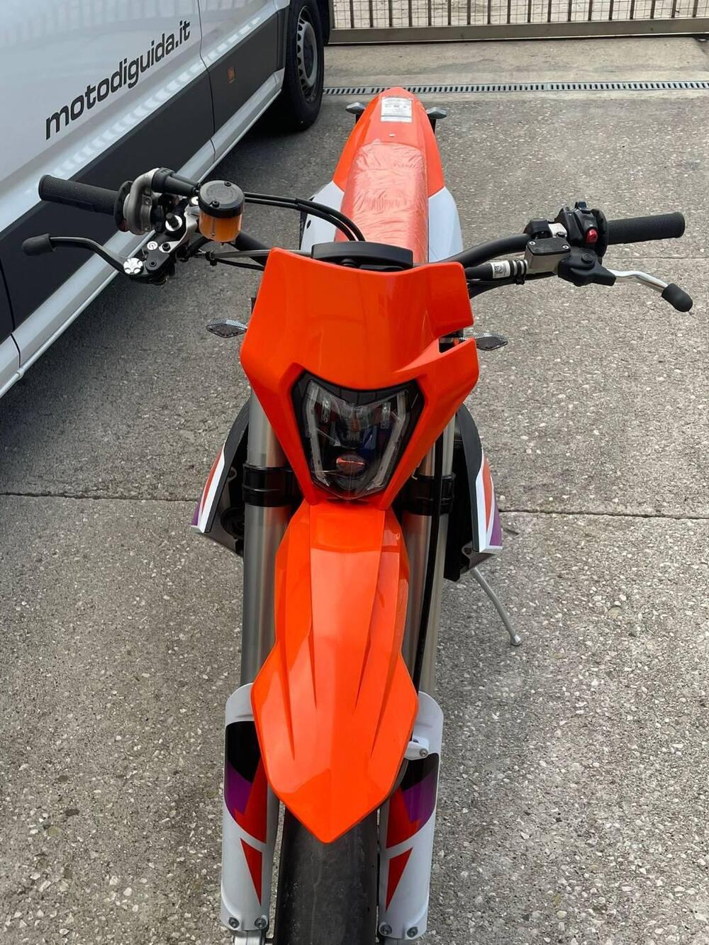 KTM 450 SMR (2025) (4)