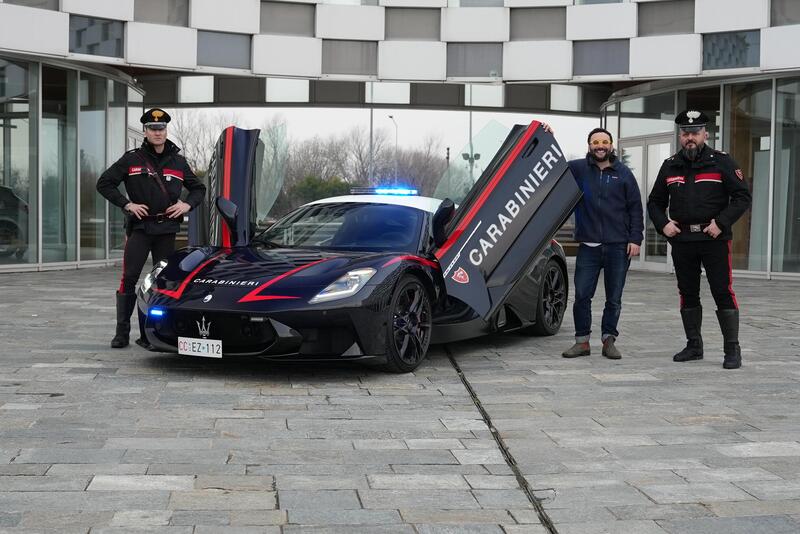 Tutti i segreti della Maserati MCPURA dei Carabinieri (630 CV, 320 km/h) [VIDEO]