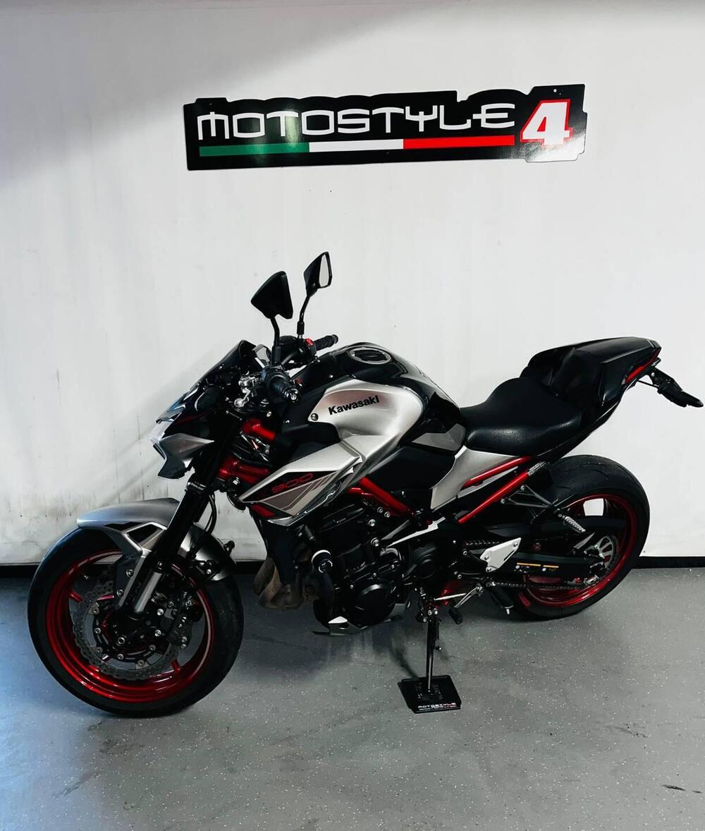 Kawasaki Z 900 (2021 - 24) (2)