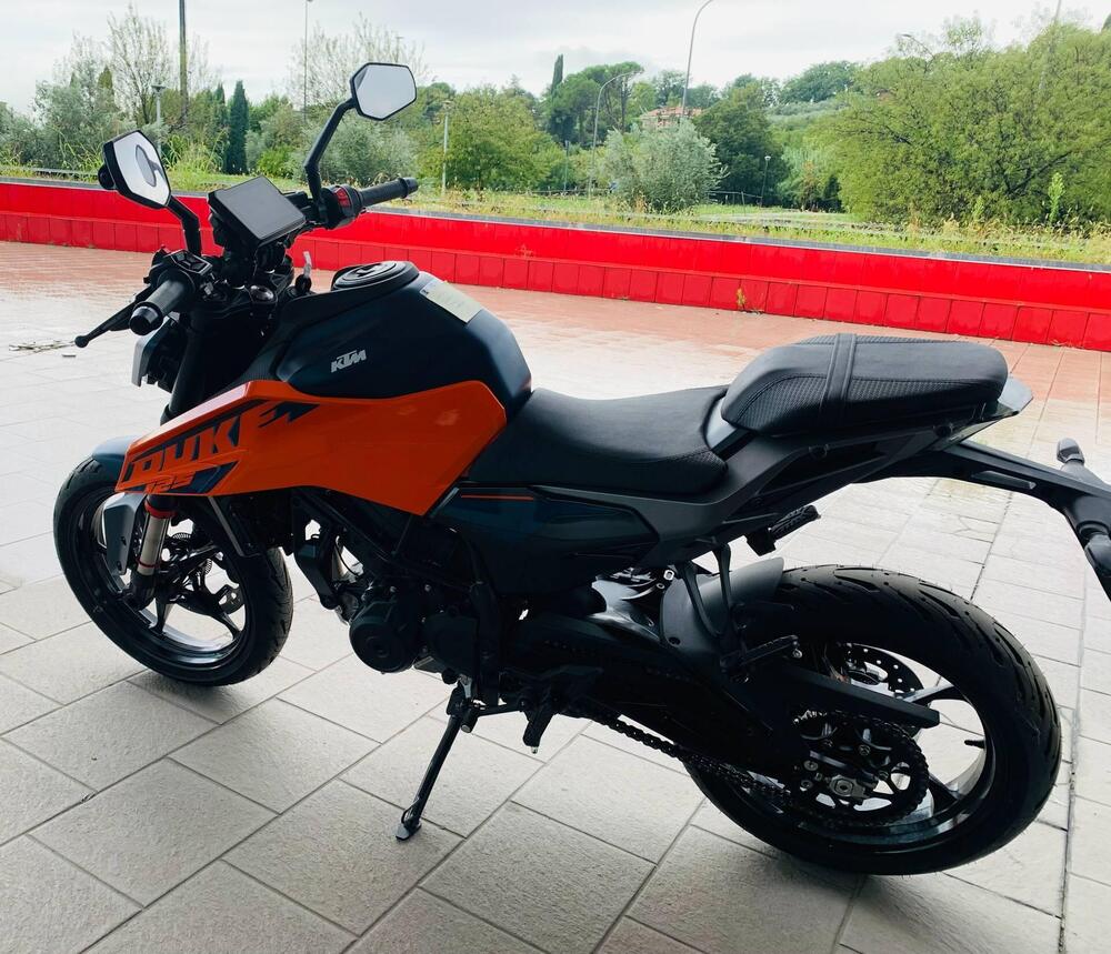 KTM 125 Duke (2026) (6)