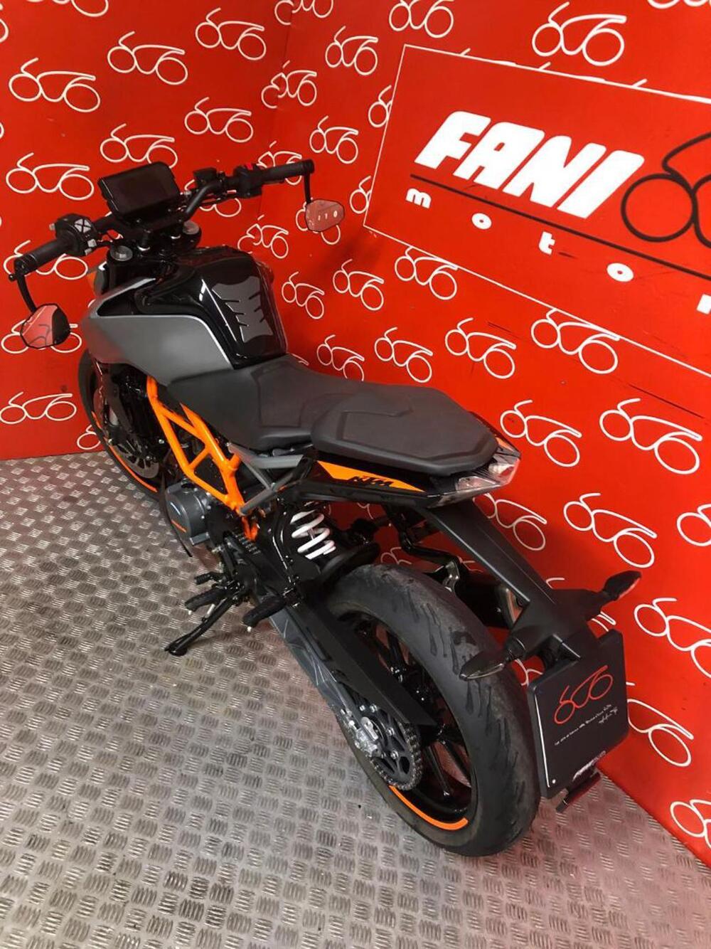 KTM 125 Duke (2021 - 23) (4)