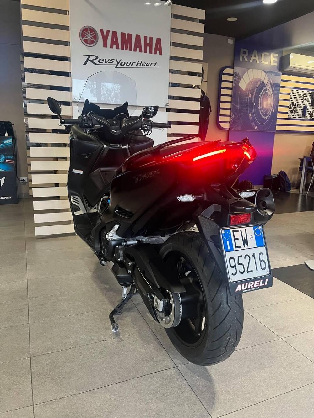 Yamaha T-Max 560 Tech Max (2021) (10)
