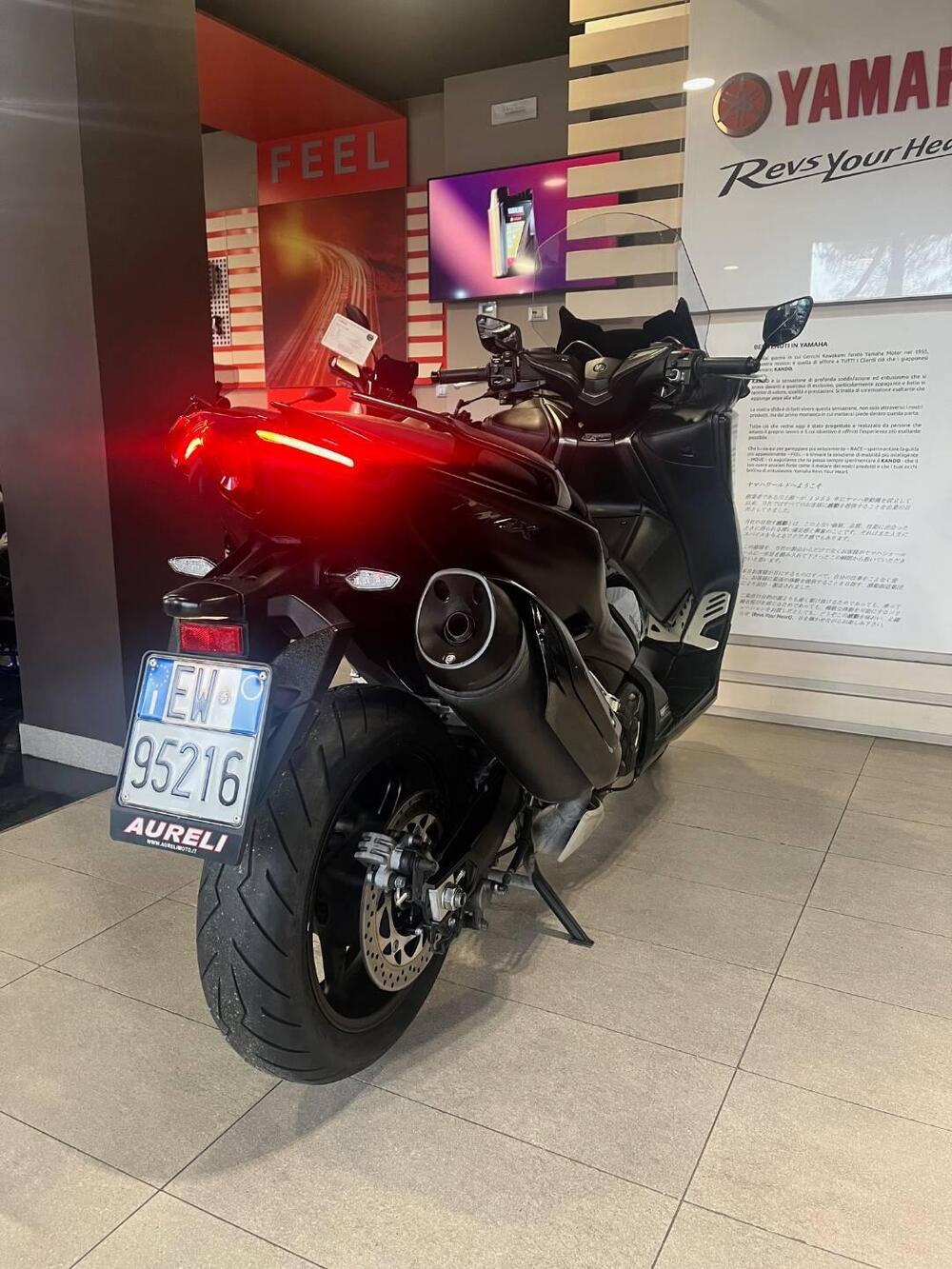 Yamaha T-Max 560 Tech Max (2021) (11)