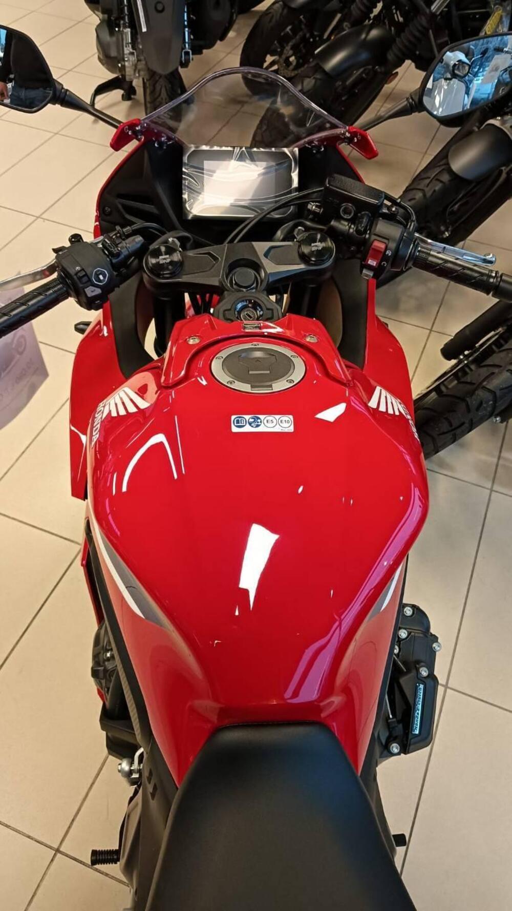 Honda CBR 650 R E-Clutch (2024 - 26) (3)