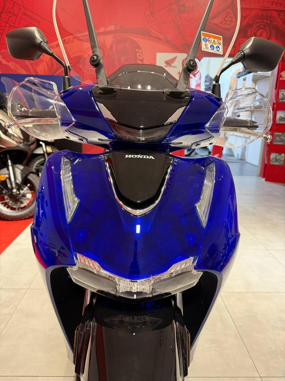 Honda SH 125 Vetro (2026) (5)