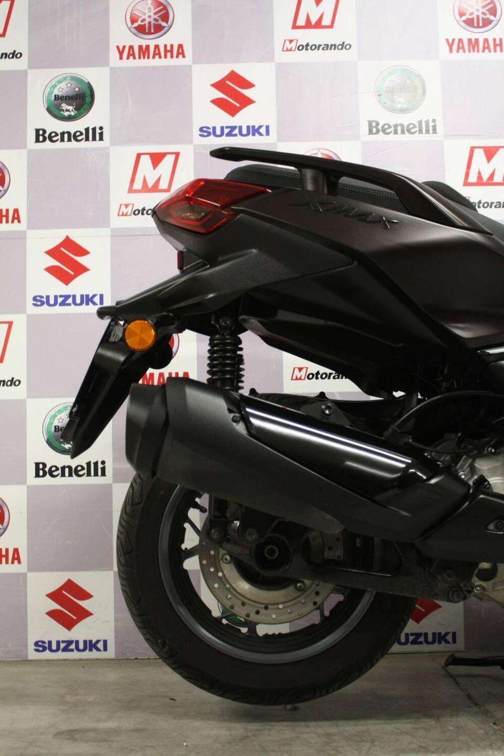 Yamaha X-Max 300 Tech Max (2025 - 26) (4)