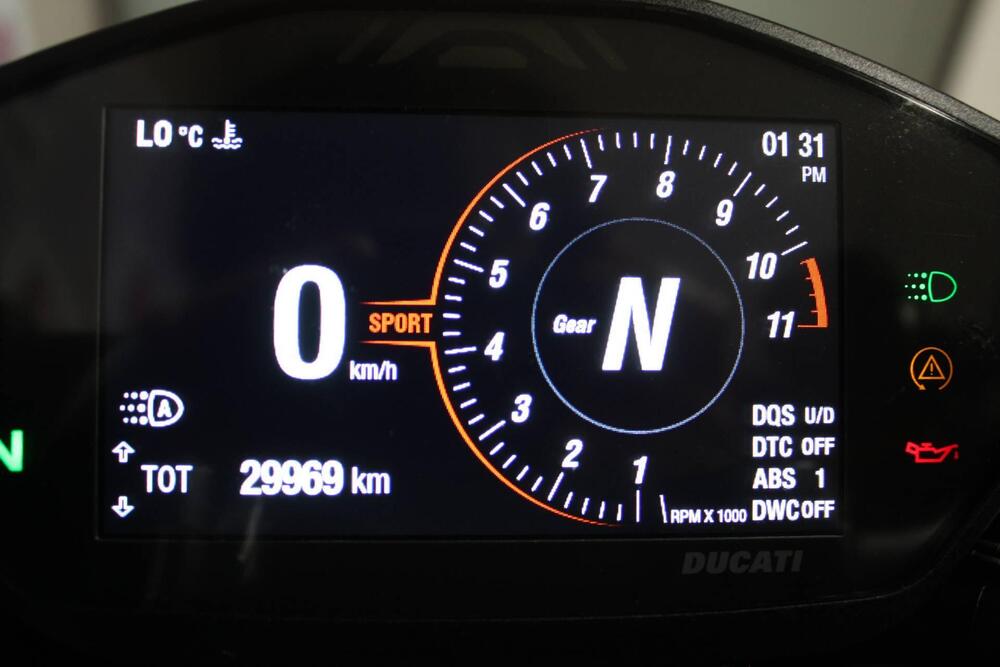 Ducati Hypermotard 950 RVE (2022 - 25) (2)