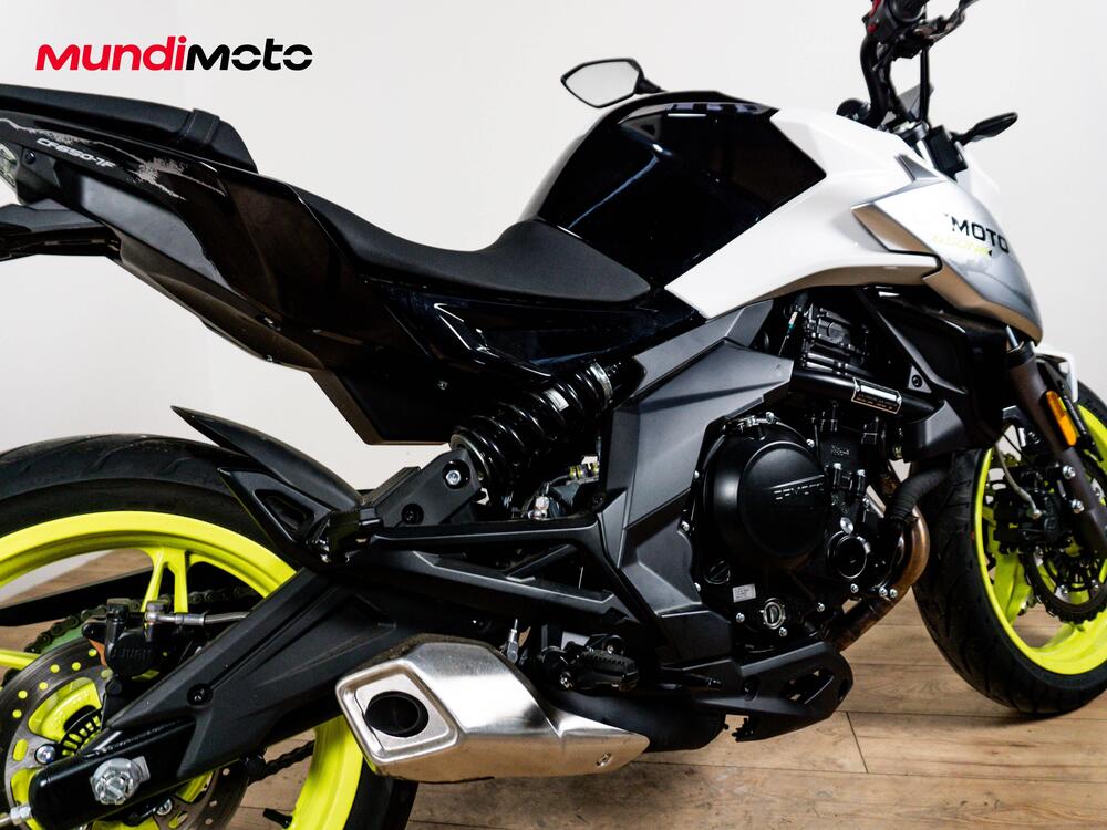 CFMOTO 125NK (2025 - 26) (4)