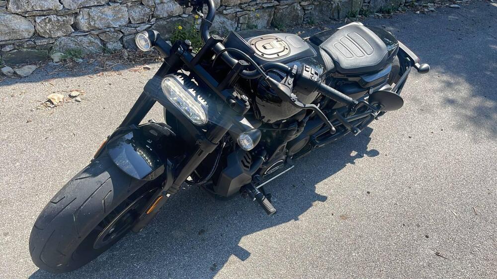 Harley-Davidson 1200 Iron (2018 - 20) - XL1200N (4)