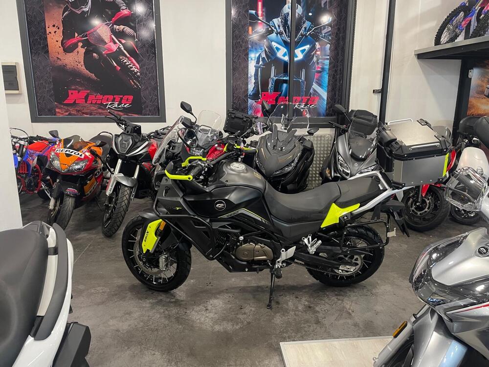 QJ Motor SVT 650 X (2025 - 26) (4)