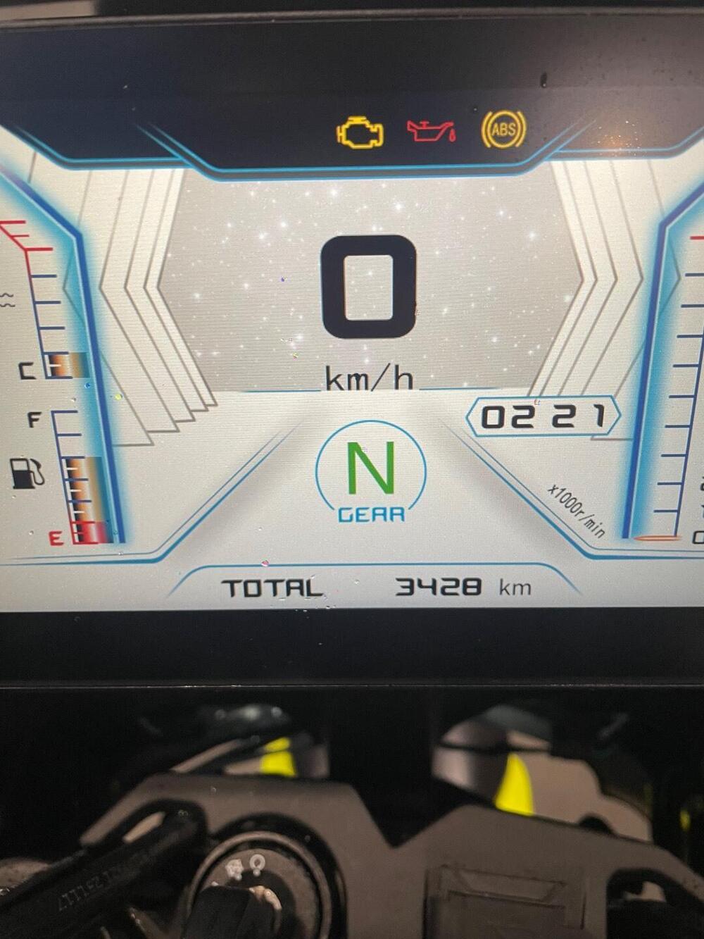 QJ Motor SVT 650 X (2025 - 26) (5)