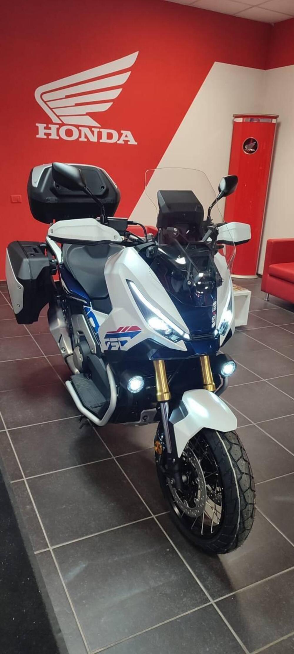 Honda X-ADV 750 Special Edition Travel (2026) (3)