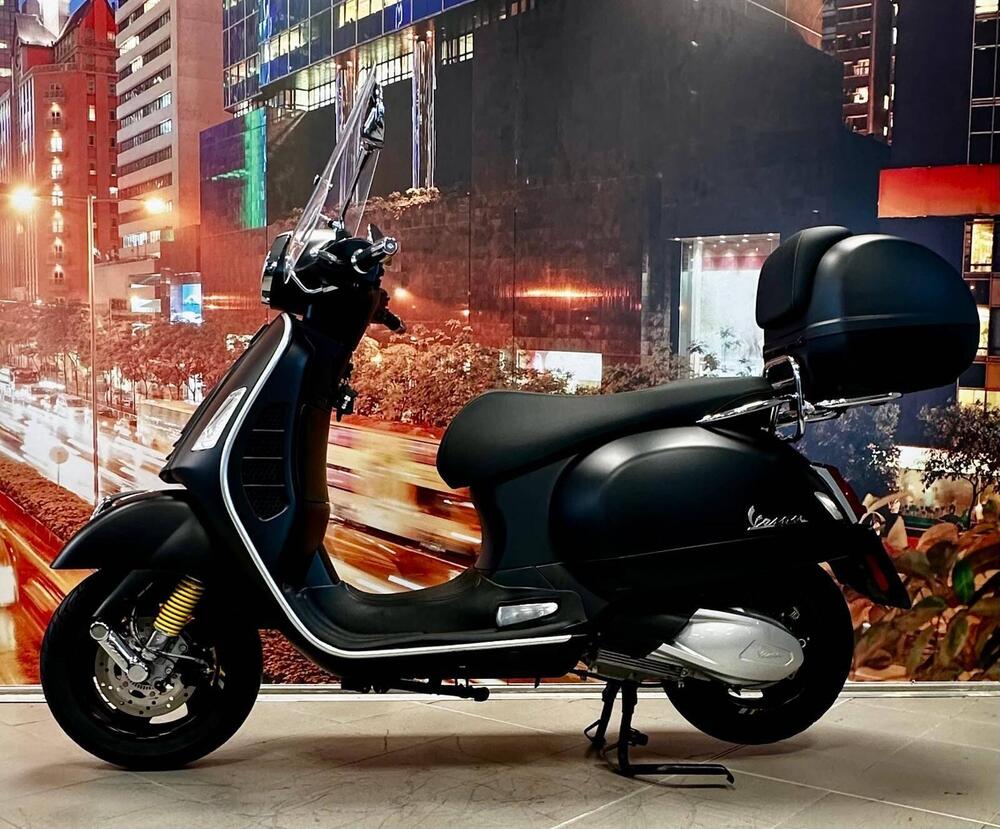 Vespa GTS 300 Super Tech (2023 - 24)