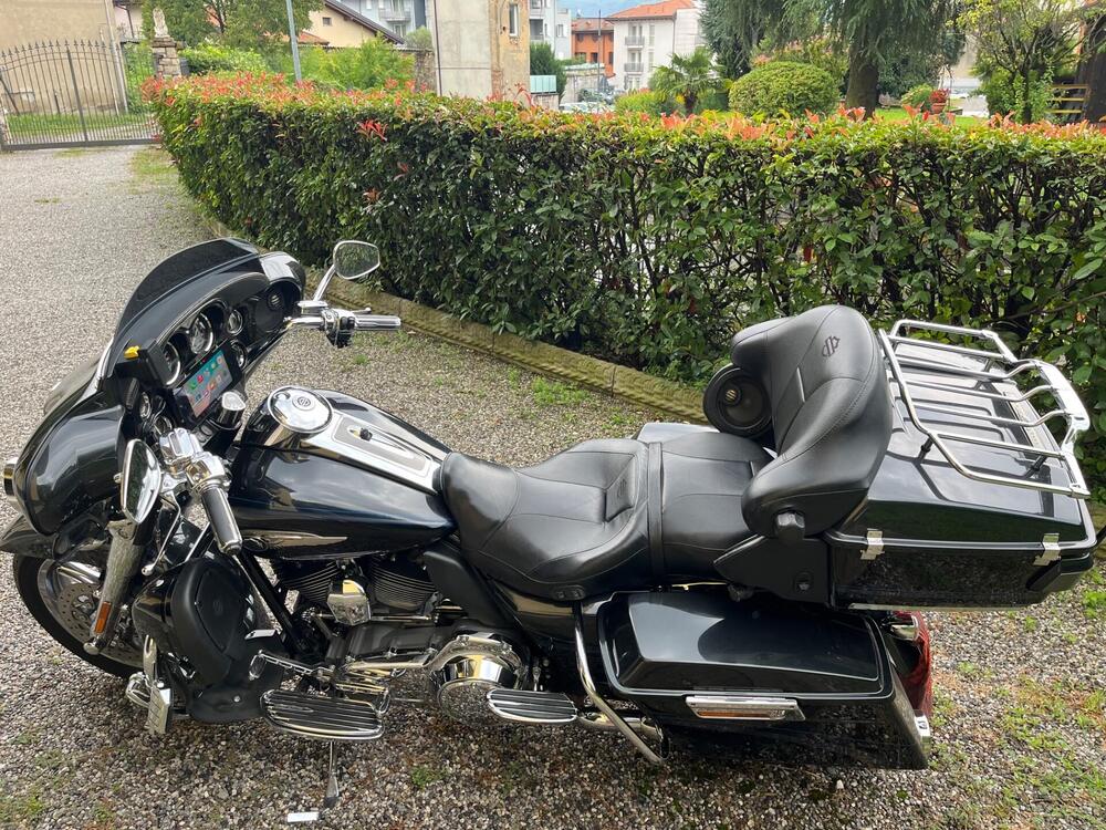 Harley-Davidson 1800 Electra Glide Ultra Classic (2012 - 13) - FLHTCUSE (7)