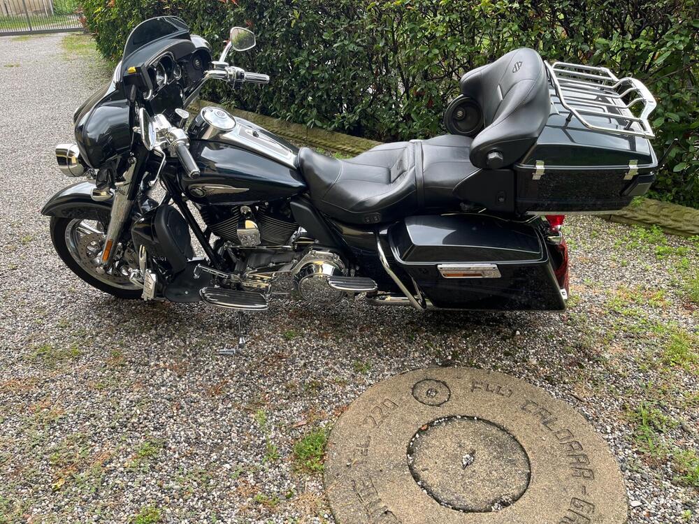 Harley-Davidson 1800 Electra Glide Ultra Classic (2012 - 13) - FLHTCUSE (10)