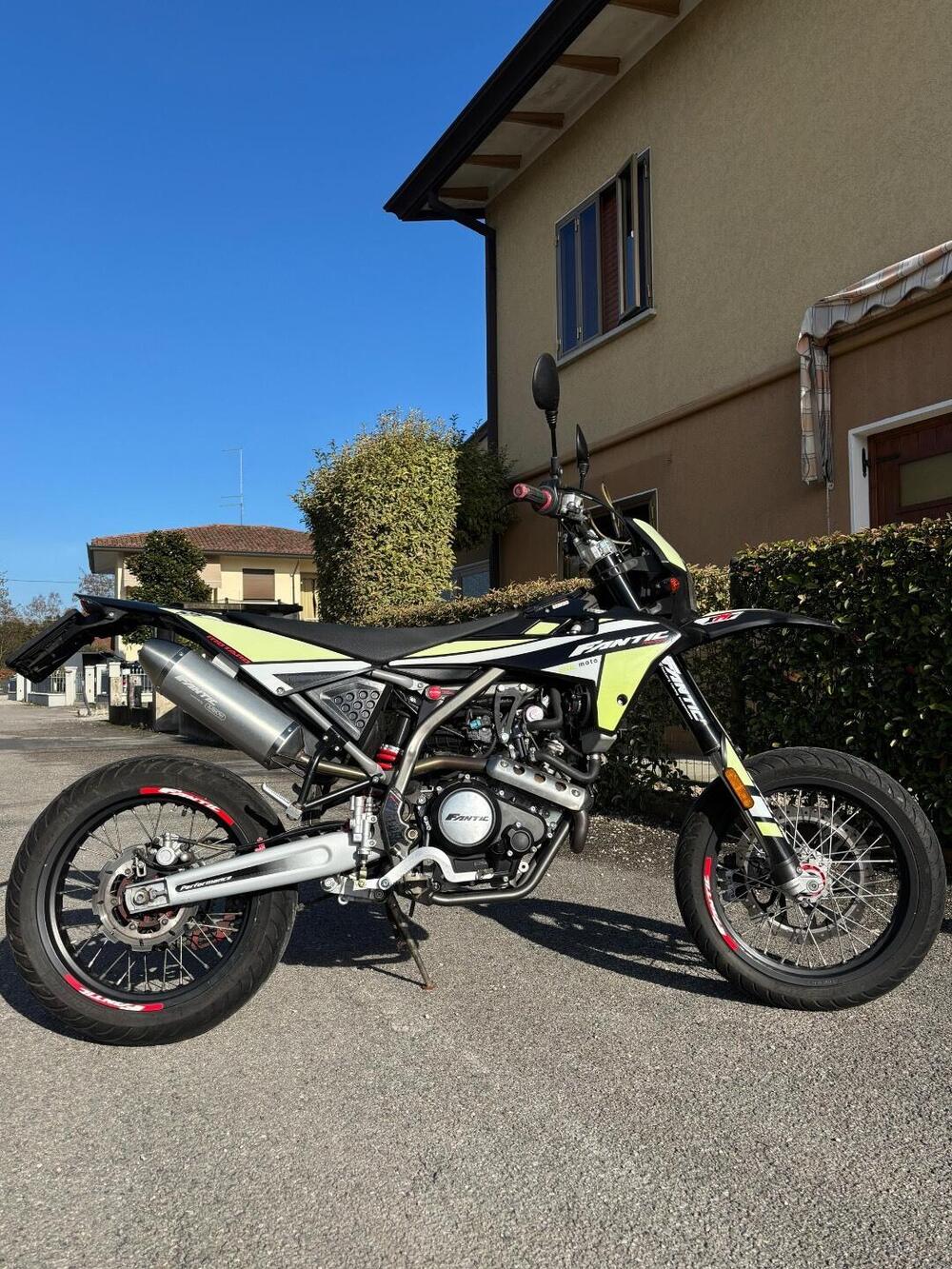 Fantic Motor XMF 125 Motard Competition 4t (2021 - 22) (2)