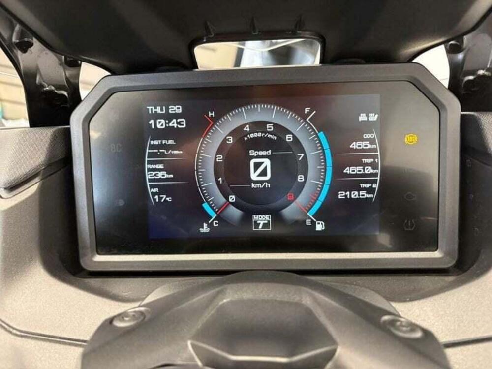 Yamaha T-Max 560 Tech Max (2025 - 26) (4)