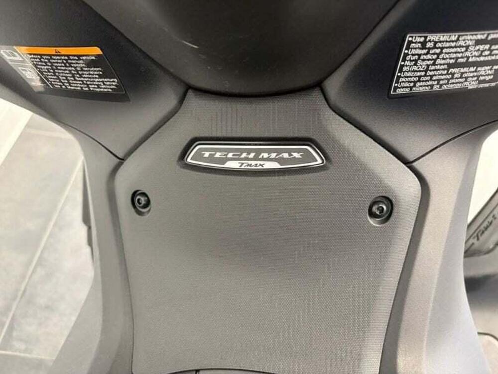 Yamaha T-Max 560 Tech Max (2025 - 26) (13)