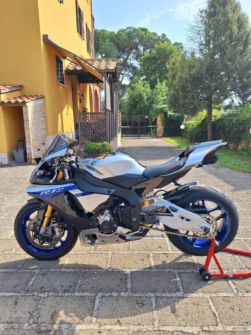 Yamaha YZF R1 M (2015 - 16) (2)