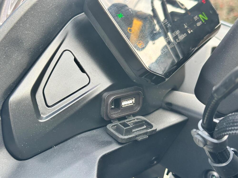 CFMOTO 675SR-R (2025 - 26) (11)