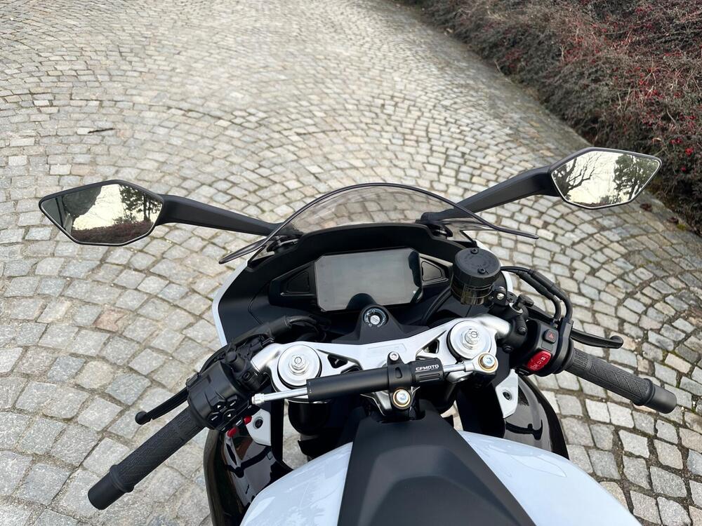 CFMOTO 675SR-R (2025 - 26) (12)