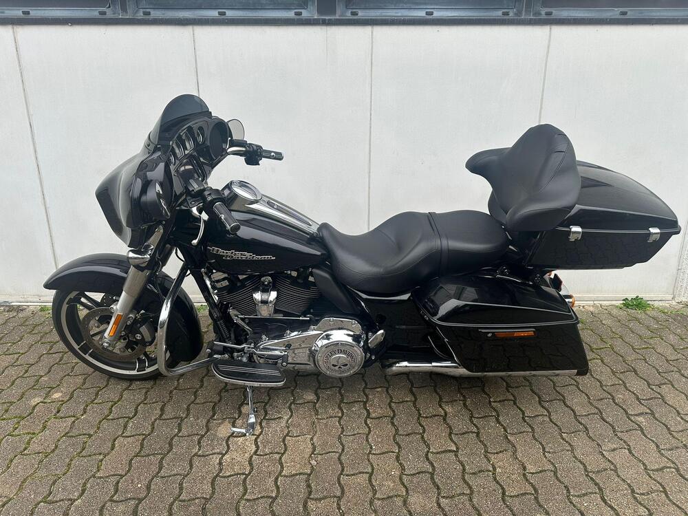 Harley-Davidson 107 Street Glide Special (2017 - 19) - FLHXS (11)