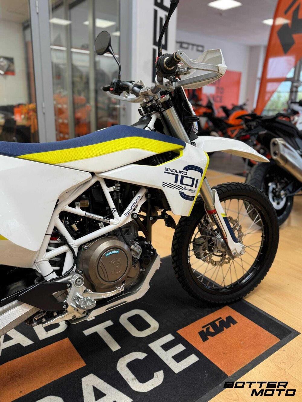 Husqvarna 701 Enduro (2017 - 19) (4)