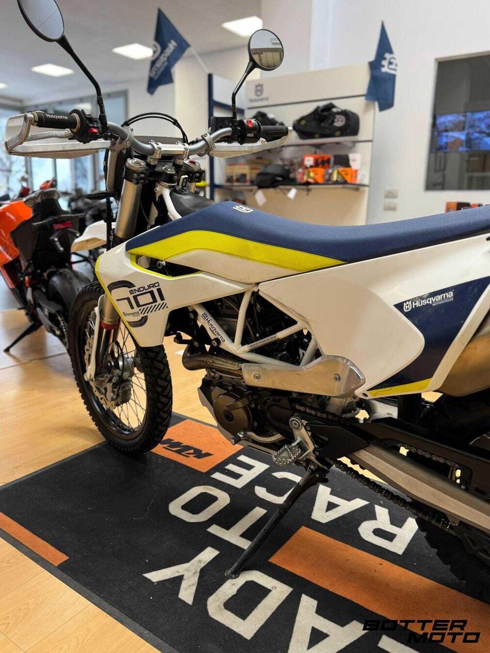 Husqvarna 701 Enduro (2017 - 19) (5)