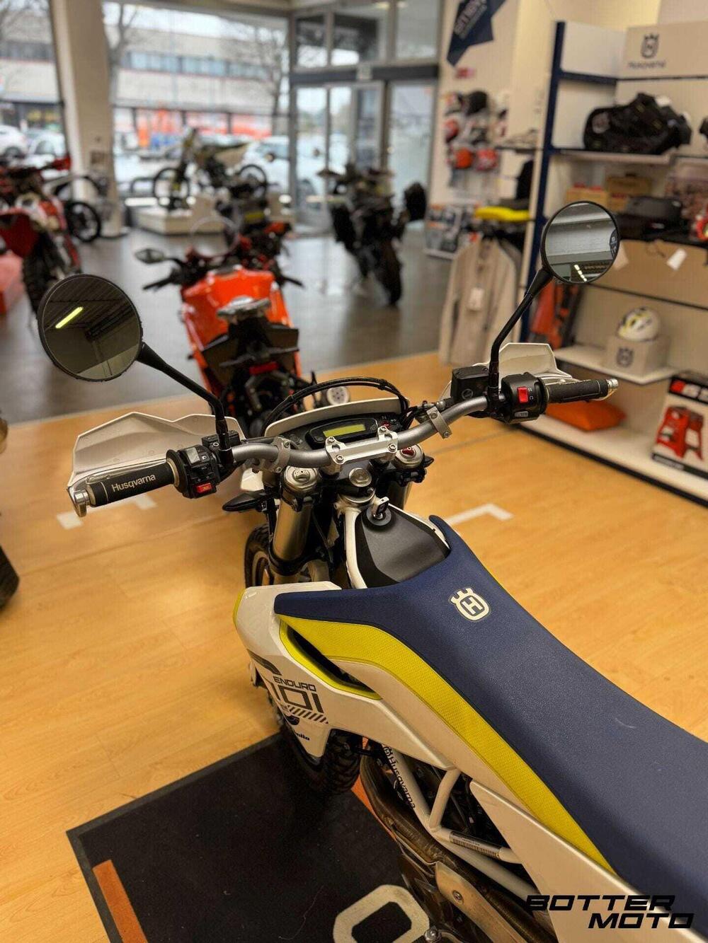 Husqvarna 701 Enduro (2017 - 19) (7)
