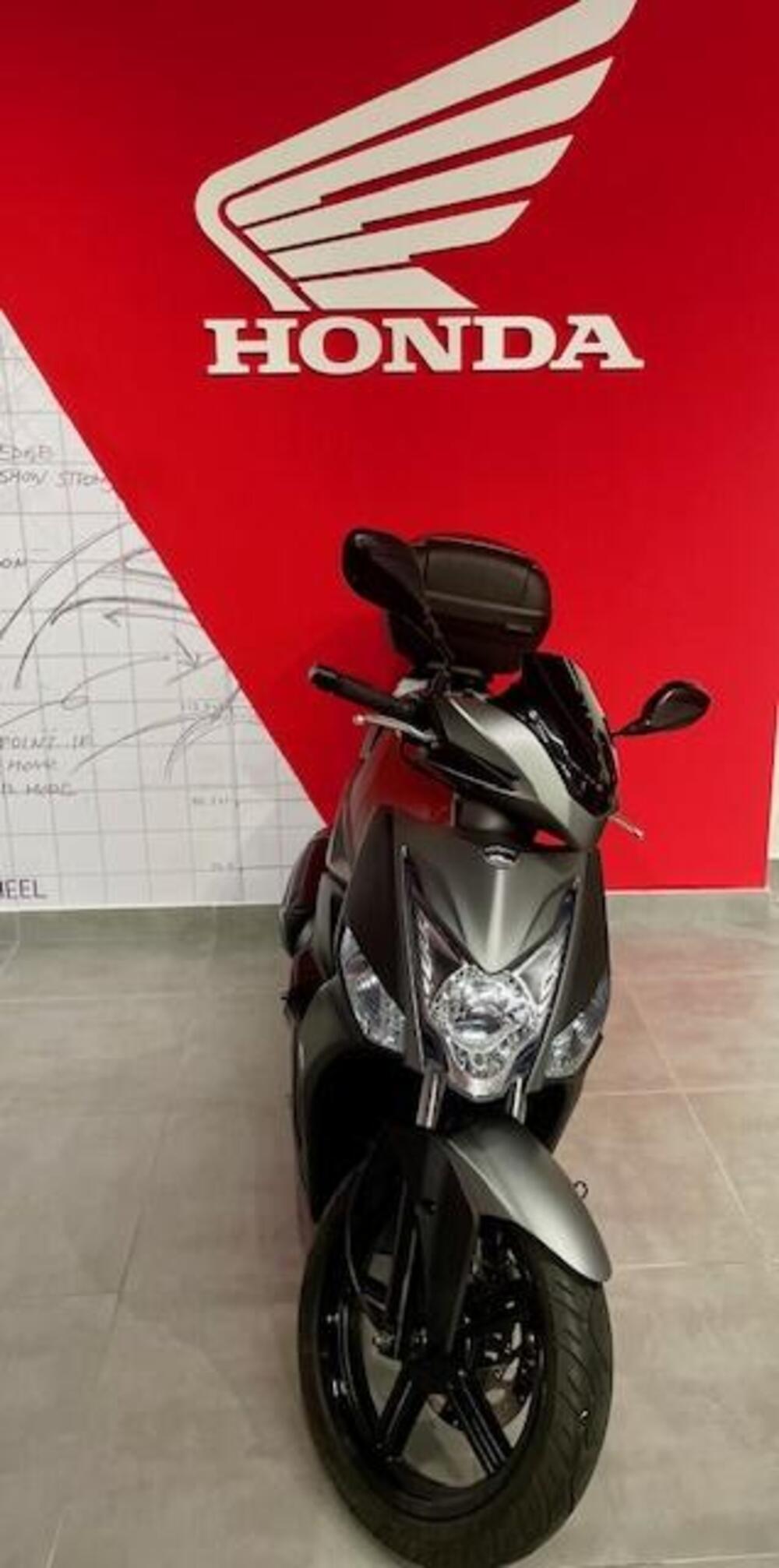 Kymco Agility 150i R16 + ABS (2017 - 20) (3)