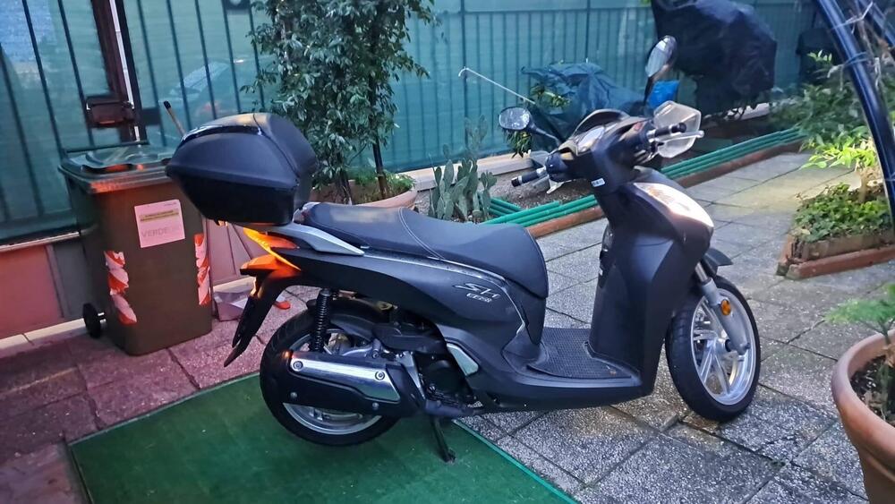 Honda SH 300 i ABS (2016 - 20) (3)