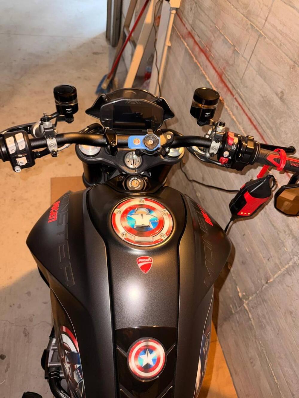 Ducati Monster 937 + (2021 - 25) (2)