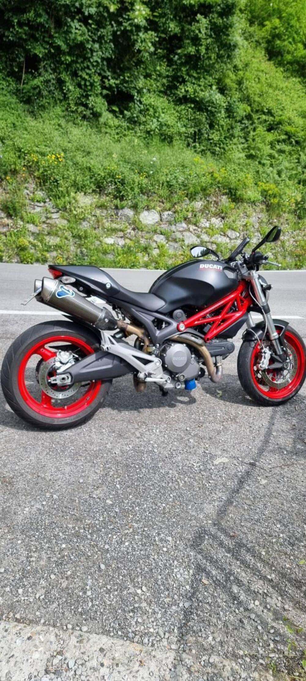 Ducati Monster 696 Plus (2007 - 14) (2)