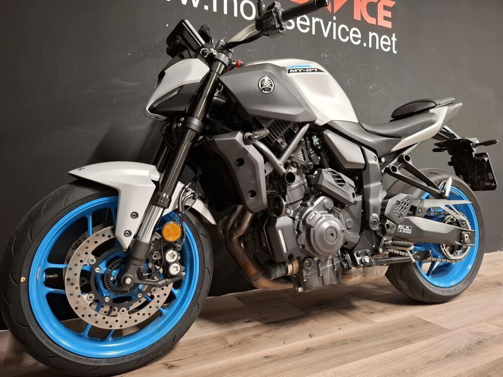 Yamaha MT-07 Y-AMT (2025 - 26) (2)