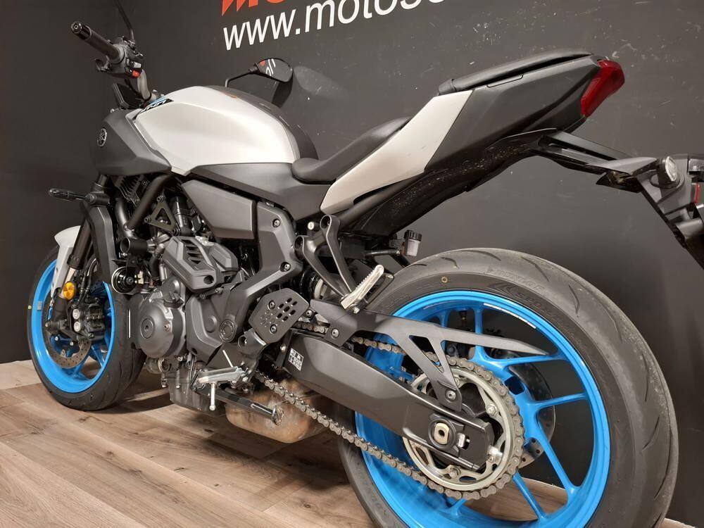 Yamaha MT-07 Y-AMT (2025 - 26) (3)