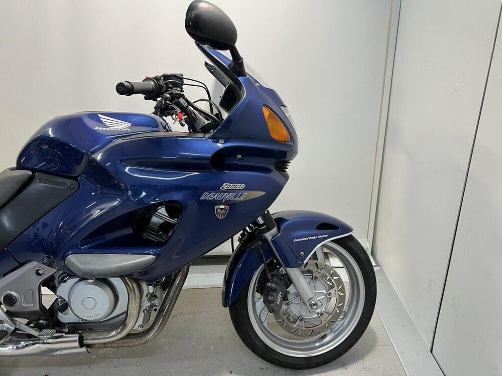 Honda Deauville 650 (2002 - 05) (11)