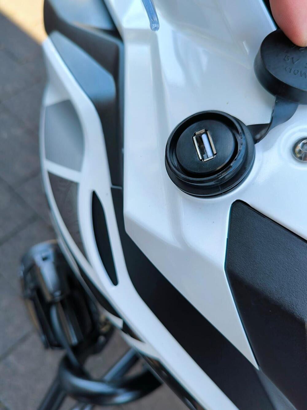 Aprilia Dorsoduro 750 ABS (2009 - 17) (7)