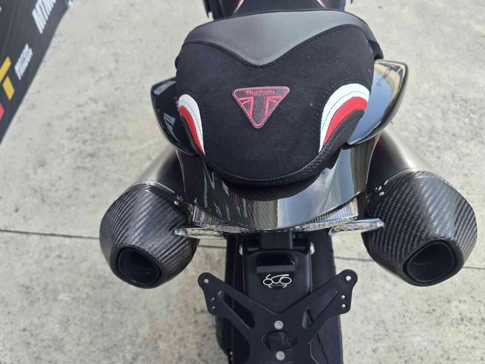 Triumph Speed Triple 1050 R ABS (2011 - 15) (7)