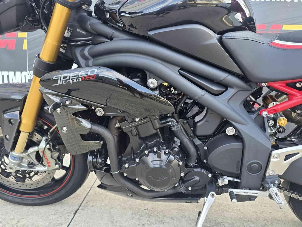 Triumph Speed Triple 1050 R ABS (2011 - 15) (4)