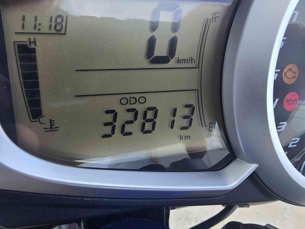 Triumph Speed Triple 1050 R ABS (2011 - 15) (25)