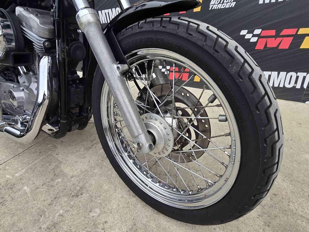 Harley-Davidson 883 Custom (2006 - 07) - XL 883C (16)